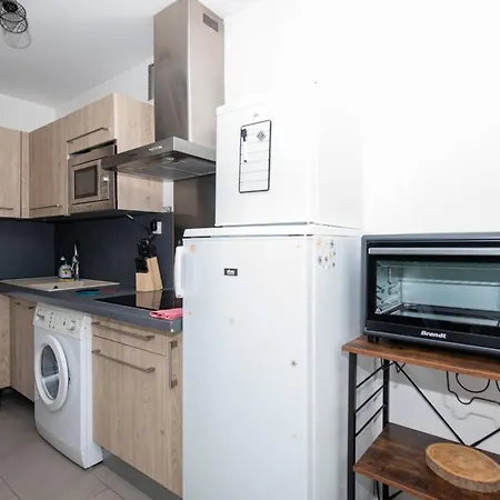 아파트 T2 En Duplex Climatise, A 100m De La Plage, Pour 4 Pers., Parking Au Lavandou - Fr-1-803-77 *