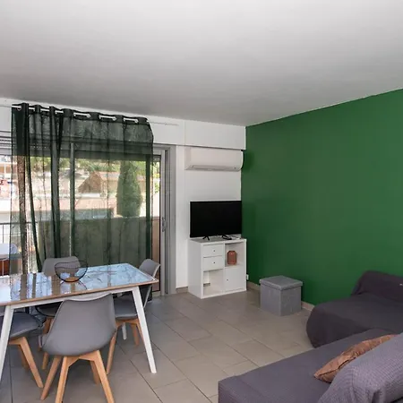 T2 En Duplex Climatise, A 100m De La Plage, Pour 4 Pers., Parking Au Lavandou - Fr-1-803-77 아파트 *